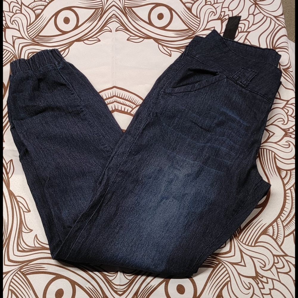 Joggers - Picture 2 of 3